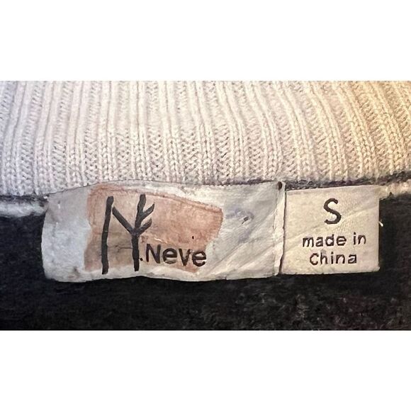 Women's V-Neck Sweater with Snowflake Design - Picture 2 of 8